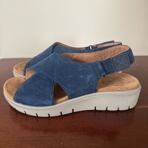 Clark’s Unstructured Leather Cross- Strap UN Karley Hail Navy Blue Nubuck 8